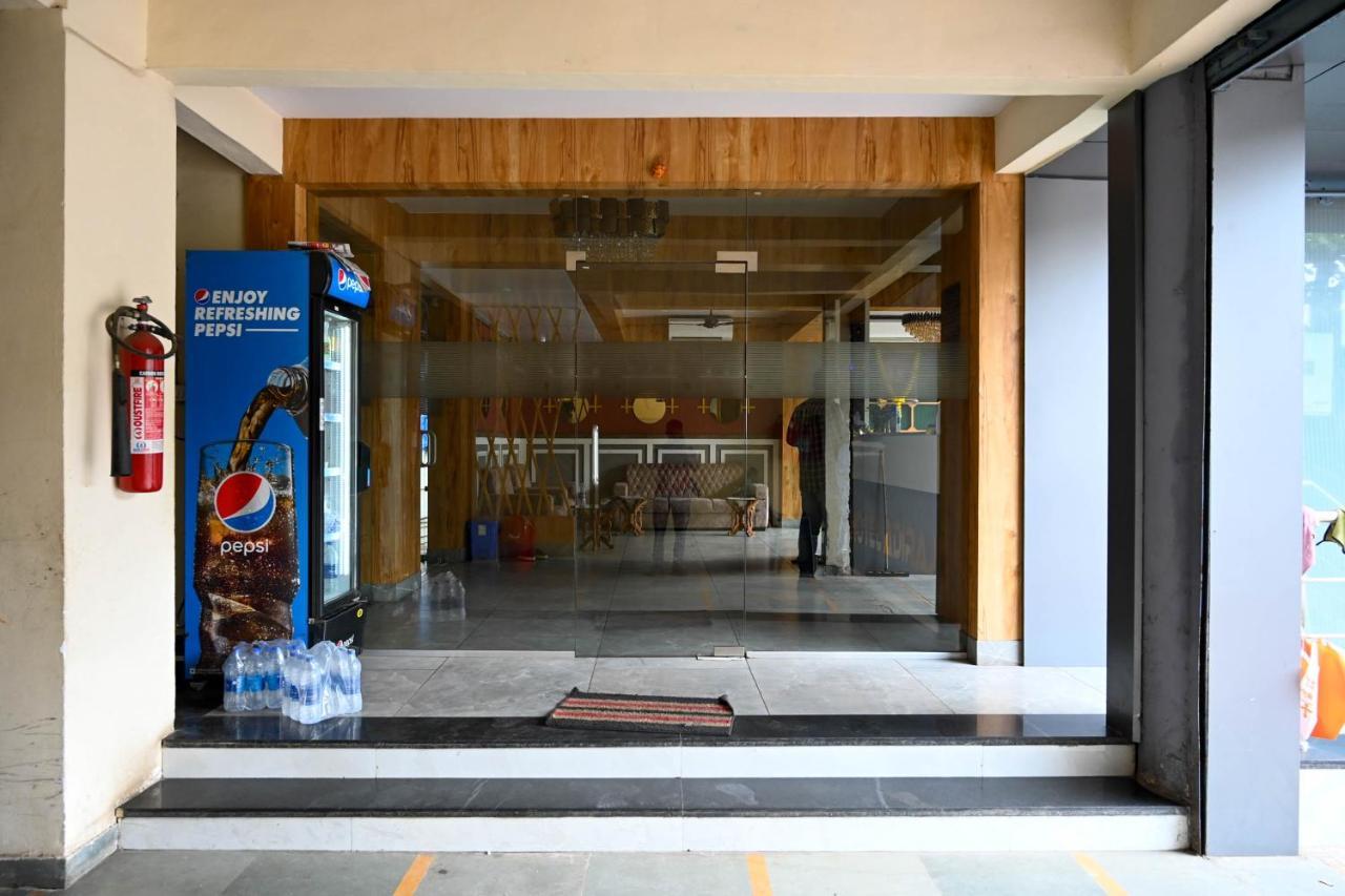 Hotel Adiraj Residency Navi Mumbai Exterior foto