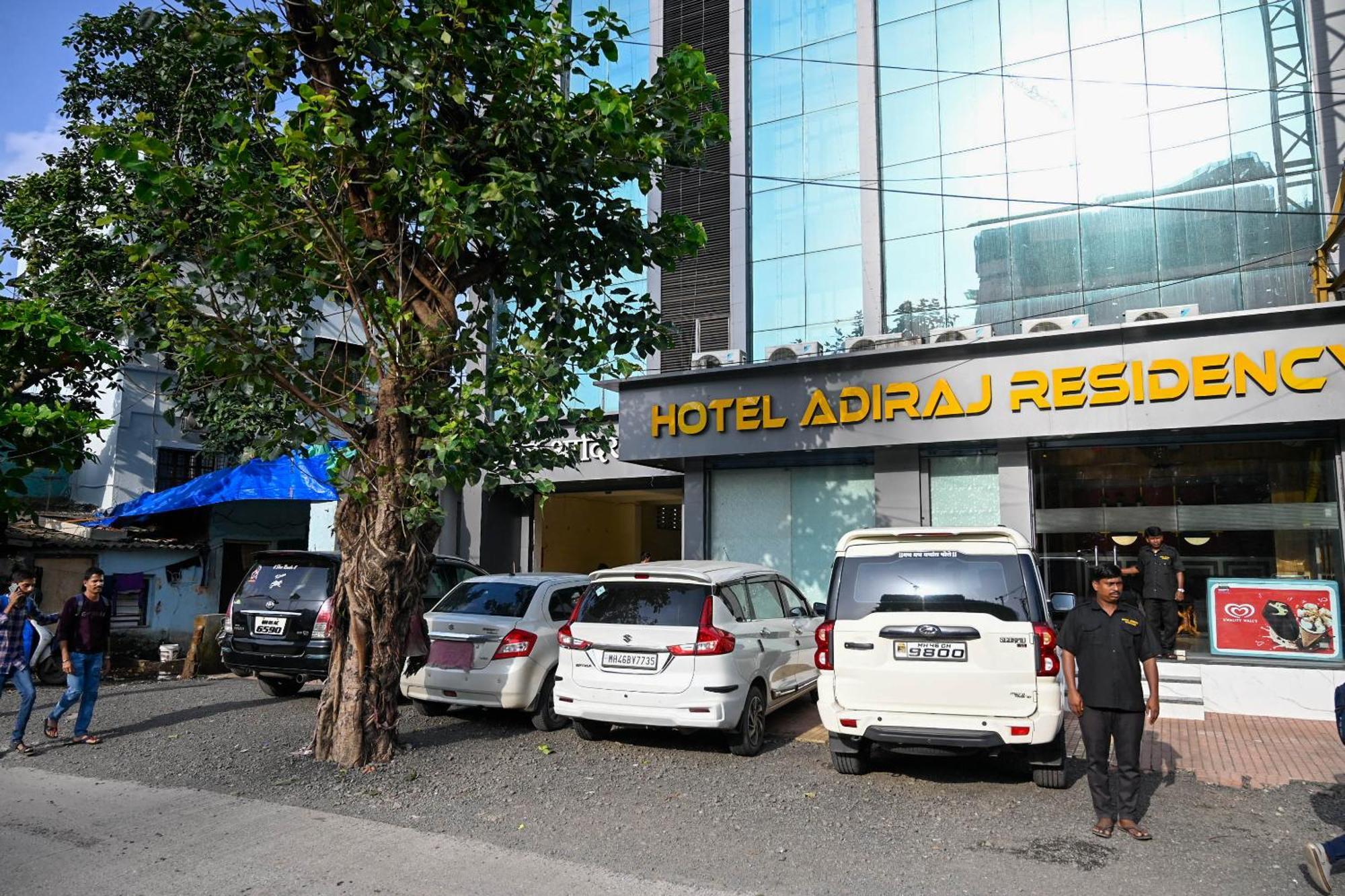 Hotel Adiraj Residency Navi Mumbai Exterior foto