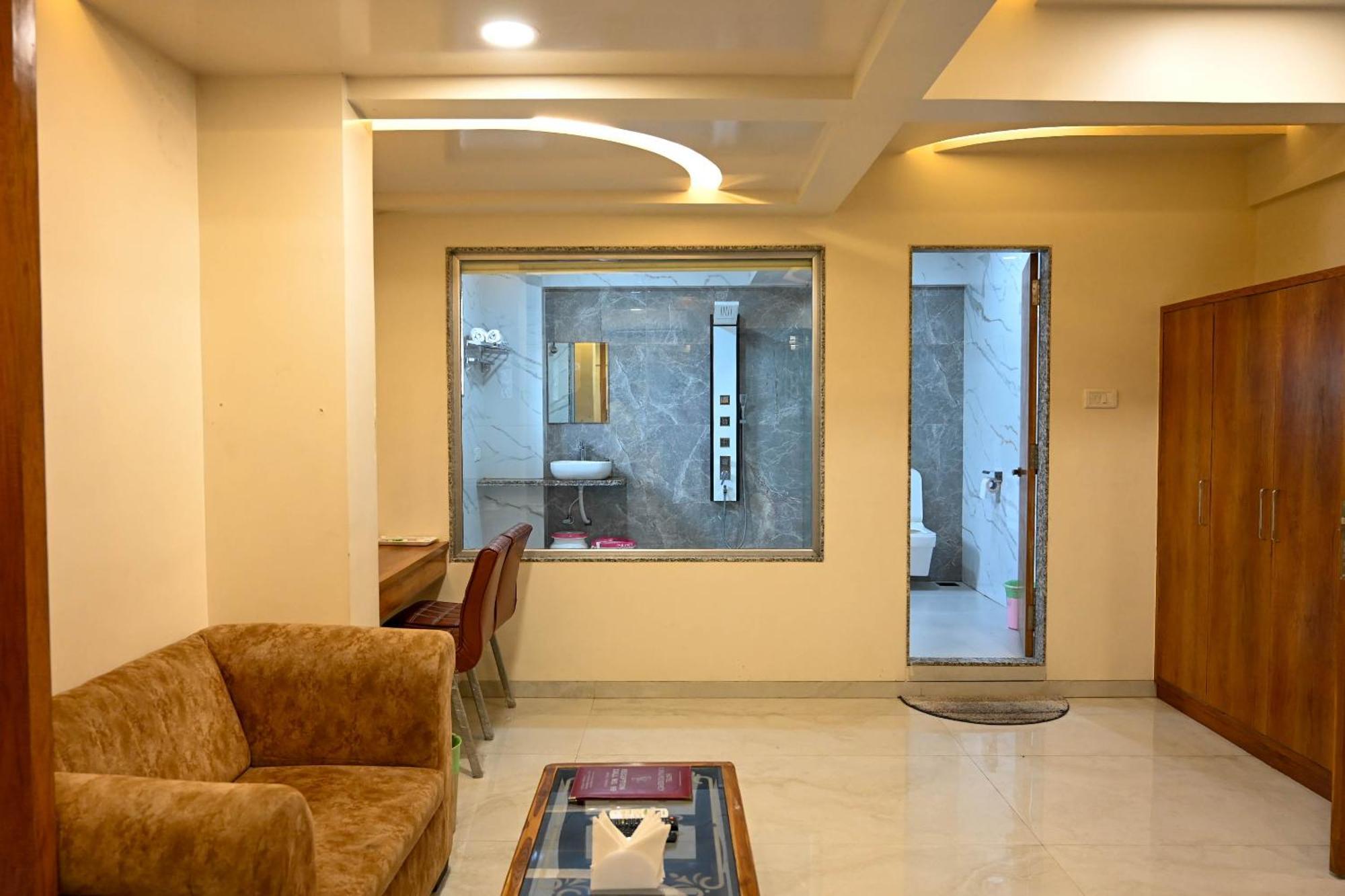 Hotel Adiraj Residency Navi Mumbai Exterior foto