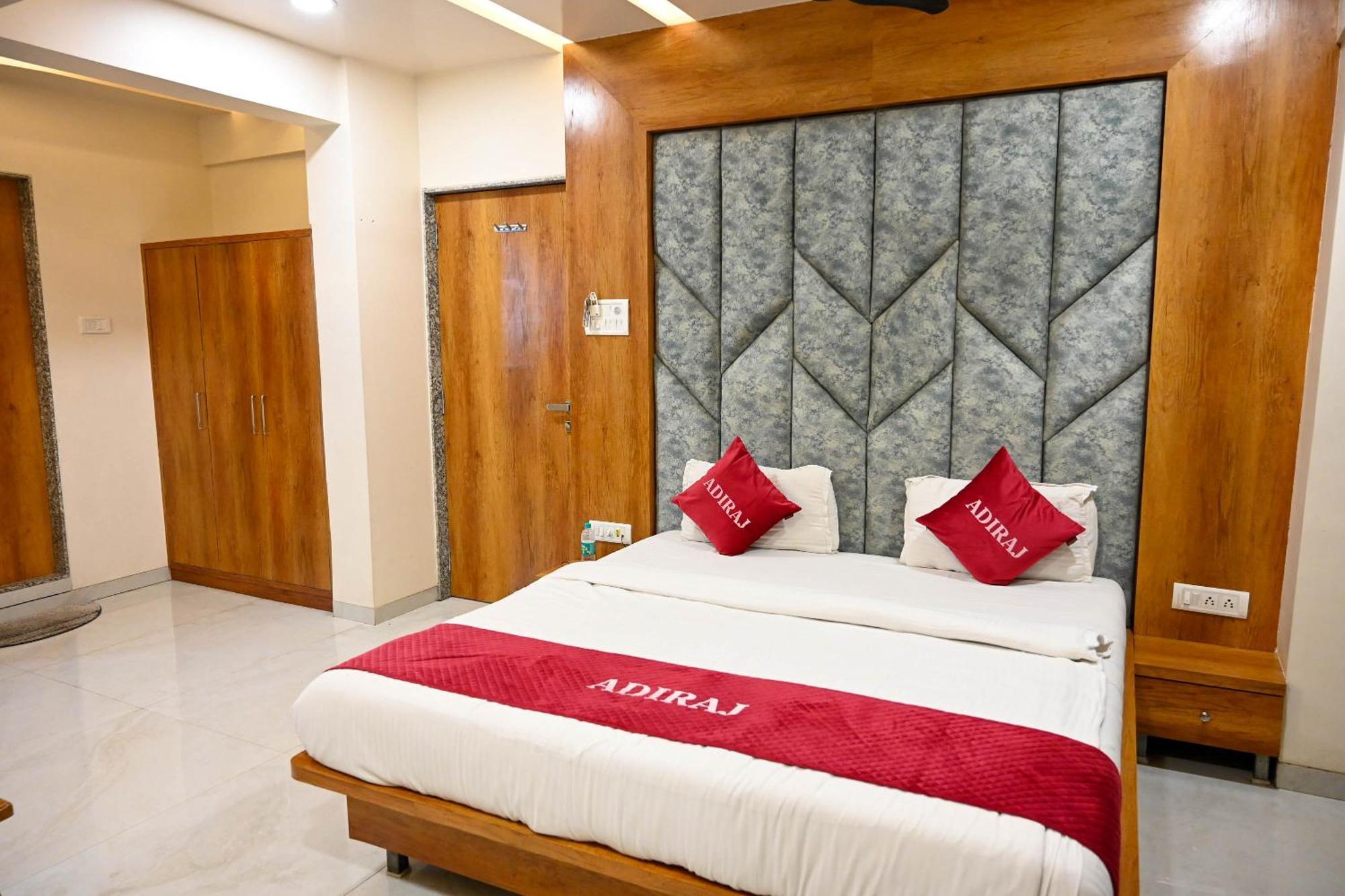 Hotel Adiraj Residency Navi Mumbai Exterior foto